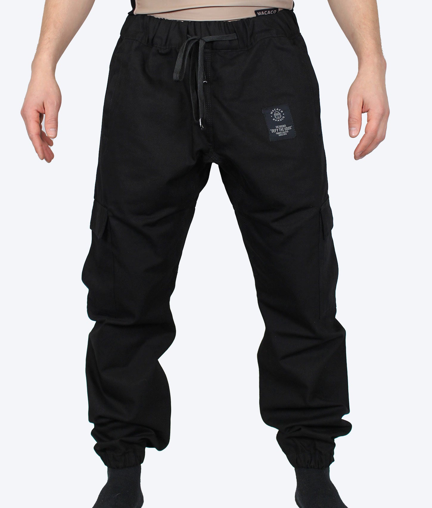 Mustat cargo-housut