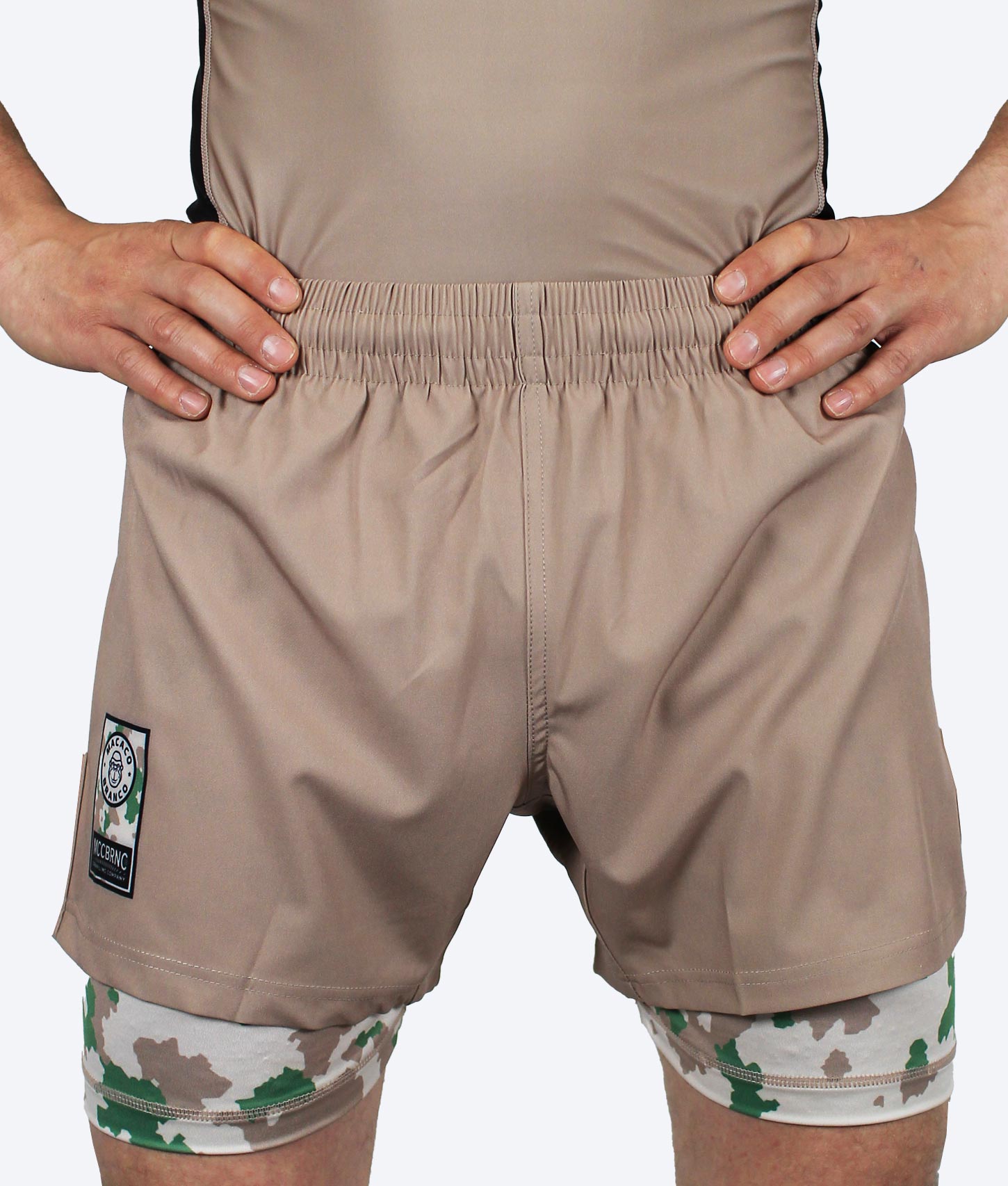 Shorts "2en1" camuflaje desierto
