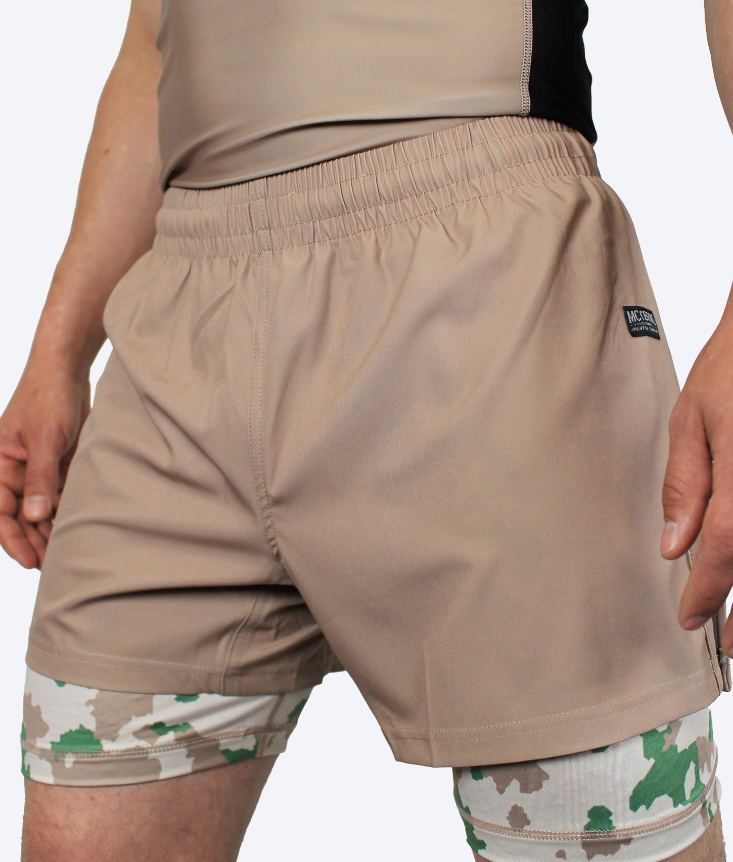 Shorts "2en1" camuflaje desierto